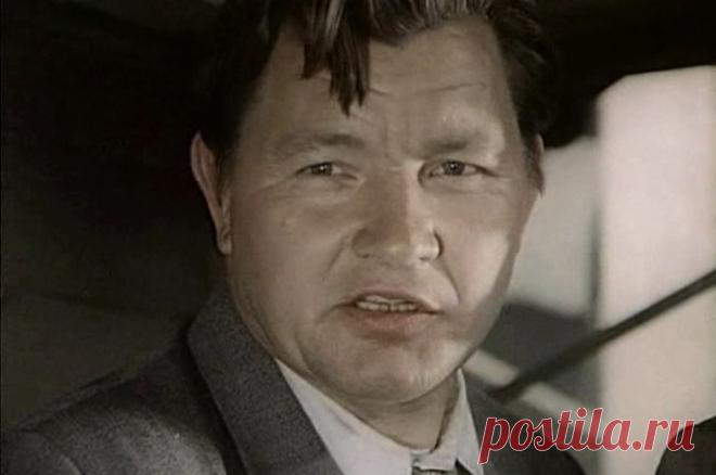 От тюрьмы и шести жен не зарекайся. Счастье и беды Алексея Ванина. В войну он трижды был ранен, чудом не попал в плен. Позже как борец завоевал чемпионские титулы. Снялся в 80 фильмах. И — загремел в тюрьму.