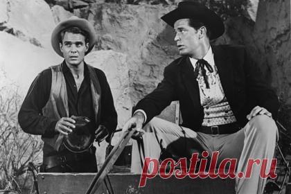 Умер актер сериала «ФБР» Уильям Рейнольдс. Умер американский актер Уильям Рейнольдс. Артист скончался в результате осложнений после пневмонии. Ему было 90 лет. Уточняется, что болезнь не была связана с коронавирусом. Рейнольдс известен по проектам «Культ кобры», «Лис пустыни», «Сестра Кэрри». Особую популярность ему принесла роль Тома Колби в сериале «ФБР».