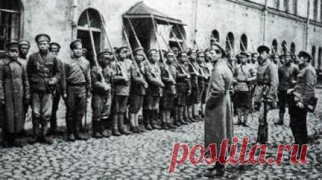 Китайские штыки русской революции | Чёрт побери Многим кажется, что за сто лет, прошедшие с 1917 года, белых пятен в революционной истории России остаться не должно. Однако в нашем славном Отечестве и спустя век находятся целые исторические пласты — либо малознакомые, либо вовсе неведомые широкой публике. Как, например, сюжет о 100-тысячном легионе китайских бойцов, ставшем опорой большевиков в первые годы советской власти. Китайские штыки русской революции Китайцам доверя...