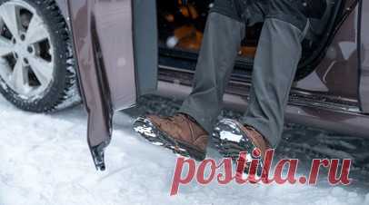 Автоэксперт Ладушкин пояснил, как выбирать обувь для зимнего вождения. Обувь для вождения должна быть удобной не только при ходьбе, но и при работе с педалями, рассказал в беседе с RT руководитель экспертной компании LEM Solution Евгений Ладушкин. Читать далее