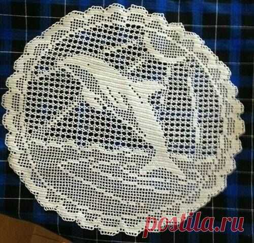 Круглая салфетка с дельфином, вяжем крючком НРАВИТСЯ ПОСТ? ДАЙТЕ НАМ ЗНАТЬ! НАПИШИТЕ КОММЕНТАРИЙ, СОХРАНИТЕ ЕГО В ЗАКЛАДКИ! А, МОЖЕТ, ВЯЗАЛИ ПОХОЖЕЕ ИЗДЕЛИЕ? БУДЕМ РАДЫ УЗНАТЬ О ВАШЕМ ОПЫТЕ!НОВЫЙ КОНКУРС С ДЕНЕЖНЫМИ ПРИЗАМИ! 