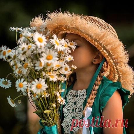 План счастливой жизни: 
Всё хорошее - принять...Всем добрым - поделиться...