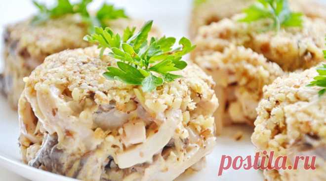 Вкуснейший салат. Очень мне нравится сочетание этих продуктов!