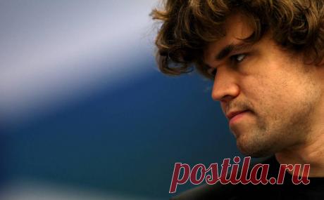 Магнус Карлсен защитил титул чемпиона мира по быстрым шахматам. Норвежец в 13 партиях одержал семь побед и шесть раз сыграл вничью