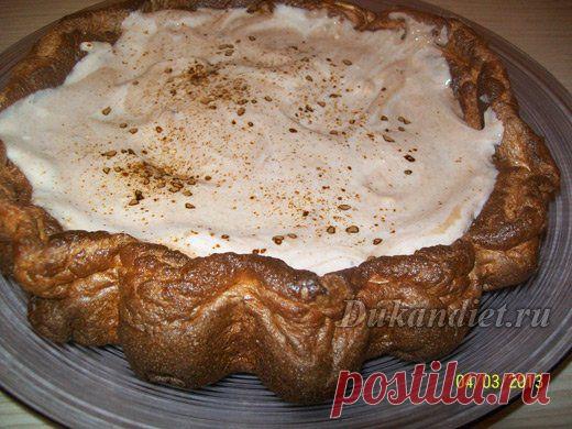 Сдобный тортик | Диета Дюкана

3 яйца( или 1 яйцо и 3-4 белка),
2 ст. л. овсянных отрубей,
1 ст. л. пшеничных отрубей,
1 ст. л. кукурузного крахмала,
3 ст. л. молока, 
1 ч.л. соды,
1 обезжир. йогурт (170 г),
сахзам, ваниль, эссенции, цедра по вкусу.