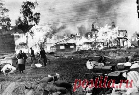 Разрушать и сжигать дотла все населенные пункты...
17 ноября 1941 года Сталин издал секретный приказ № 0428, в котором ставилась задача: в тылу немецких войск разрушать и сжигать дотла все населенные пункты на расстоянии 40-60 километров в глубину от переднего края и на 20-30 километров вправо и влево от дорог. Для уничтожения населенных пунктов предписывалось в каждом полку создавать "команды охотников" по 20-30 человек и "выдающихся смельчаков за отважные действия по уничтожению населенных пу