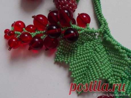 Бисероплетение для начинающих.

Плетение в технике ндебеле листиков с одной центральной жилкой.
Мастер-класс.
Часть 1.
https://www.livemaster.ru/topic/3203566-masterclass-p..
Часть 2.
https://www.livemaster.ru/topic/3203808-masterclass-p..