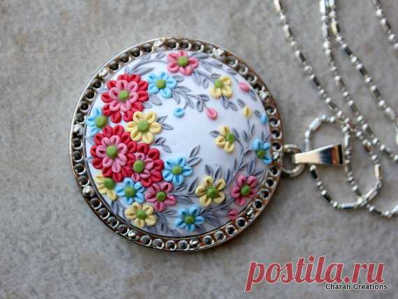 Collier pendentif en polymère argile Pretty par charancreations
