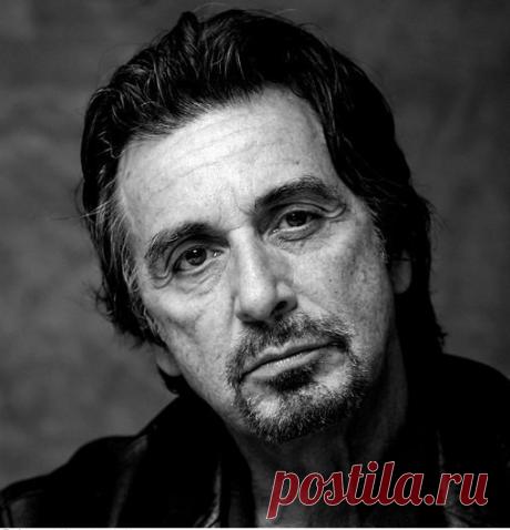 Поступок всегда важнее слов. Человек способен орать два часа — и помочь. Или два года сюсюкать — и предать.

@ Аль Пачино