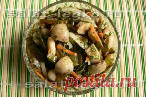 Салат с морской капустой и грибами: рецепт с фото