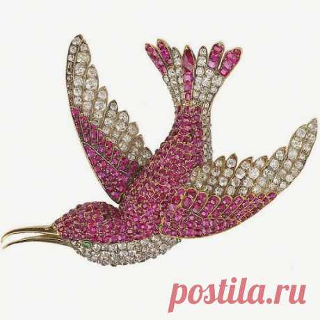 Swallow brooch | Pretty things