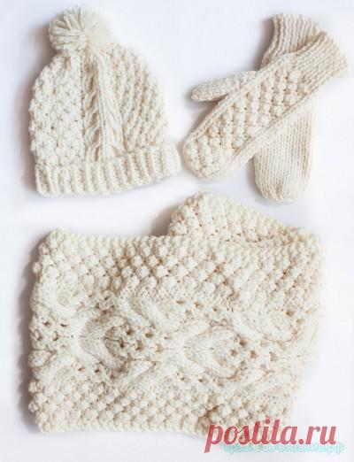 Вязаная шапка, варежки и снуд от Bernat