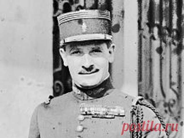 Почему Зиновий Свердлов хотел повесить своего младшего брата Якова Во время гражданских войн и революций довольно часто родные братья оказываются по разные стороны баррикад. Однако пример Якова и Зиновия Свердловых стоит особняком, поскольку они оба оставили яркий след в истории ХХ века.