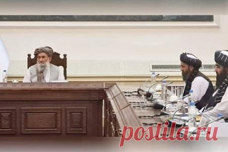 Опубликовано первое фото лидера «Талибана» после возвращения в Кабул. «Sputnik Афганистан» опубликовал фото лидера политического офиса «Талибана» (запрещенная в РФ организация) Абдул Гани Барадара после возвращения в столицу Афганистана Кабул. Отмечается, что фото было сделано в президентском дворце. Журнал Time включил его в список самых влиятельных людей мира.