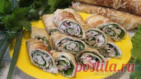 Слишком вкусная закуска за 10 минут. Попробуйте и убедитесь сами! Вкуснейшие Рулетики из яичных блинчиков. Получается так вкусно, что от тарелки домочадцев будет сложно оторвать. А на праздничном столе такое блюдо обязательно станет «изюминкой» и составит конкуренци...