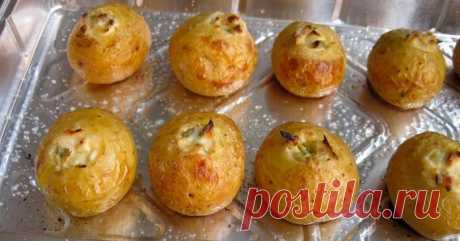 Сытный и вкусный картофель с сыром в духовке