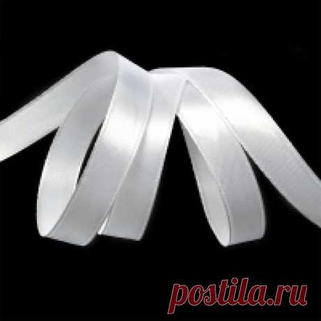 Лента атласная 1/2" (12мм) цв.3001 белый IDEAL уп.27,4 м Лента атласная 1/2" (12мм) цв.3001 белый IDEAL уп.27,4 м