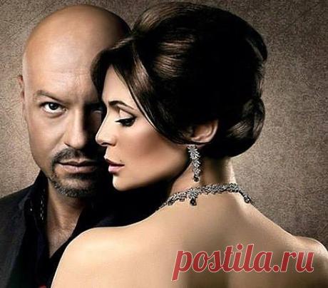 Если женщина любима приползешь и полумертвый,Если даже ты вручную пропахал сто тысяч Га,встанешь ,хоть противный кто-то накачал тебя снотворным,и пойдешь без промедления через бури и снега.(волшебная страна книг)