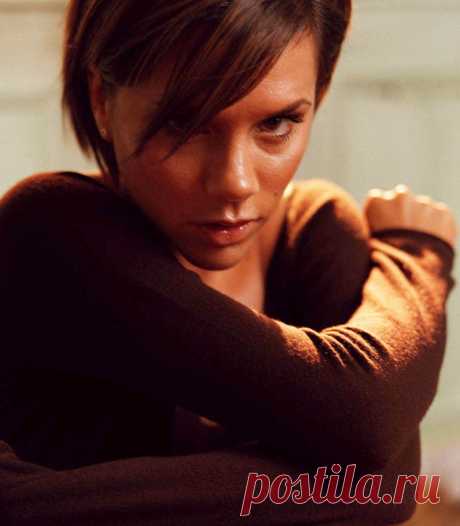 Виктория Бекхэм (Victoria Beckham) в фотосессии Сэма Харриса (Sam Harris) (2002)