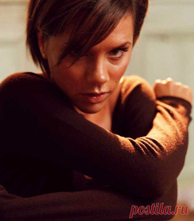 Виктория Бекхэм (Victoria Beckham) в фотосессии Сэма Харриса (Sam Harris) (2002)