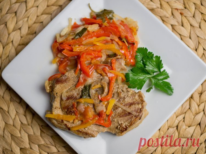 Стейки индейки с овощами - Простые рецепты Овкусе.ру