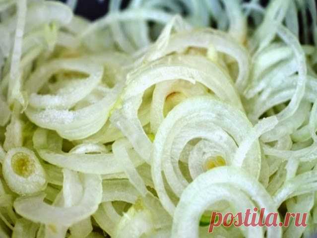 САЛАТ МАМЗЕЛЬ - ПАЛЬЧИКИ ОБЛИЖЕШЬ. Вкуснотища необыкновенная!: Маринованный лук — быстрый рецепт