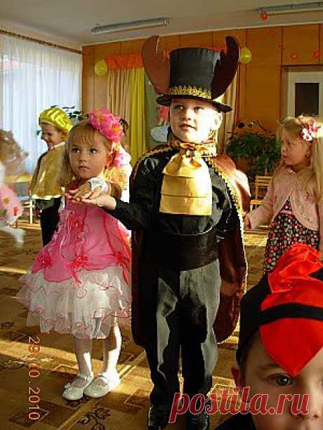 Короткий и веселый стишок-визитка поможет вашему малышу ярко и артистично представить свой карнавальный костюм Майского Жука на утреннике в детском саду, на новогодней елке или дома на семейном празднике.