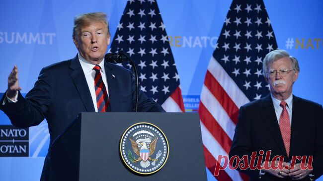 Трамп заявил, что ему ничего неизвестно об обыске в доме Болтона