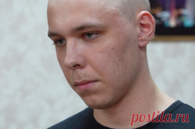 Поджигатель Корана Журавель еще раз извинился перед мусульманами. Никита Журавель получил 3,5 года колонии общего режима за сожжение Корана у мечети.