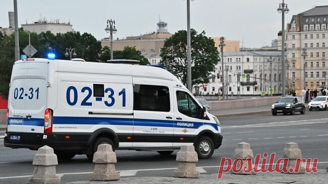 В Москве пенсионерка написала "ГУР" на памятнике Минину и Пожарскому