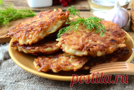 Брамбораки 
Брамбораки – это чешские картофельные драники с добавлением кусочков бекона и обязательно пива. Да-да, именно пива, и здесь нечему удивляться, во многих чешских блюдах присутствует пиво, и это вкусно…