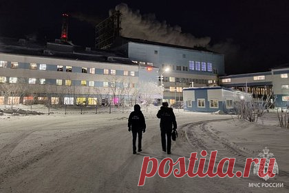 В российском регионе затопило шахту из-за прорыва грунтовых вод. В Воркуте в Республике Коми частично затопило шахту «Заполярная» из-за прорыва грунтовых вод. В результате происшествия пропал один горняк. Об этом сообщили в региональном управлении МЧС России. На место незамедлительно выехали подразделения Воркутинского взвода военизированной горноспасательной части и медики.