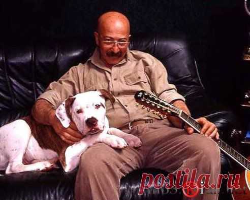 Оксана Токарева
ЗОЛОТЫЕ СЛОВА!!!!    "НАМ  до собак .... ЕЩЁ  РАСТИ , чтоб  вровень встать  с ИХ БЛАГОРОДСТВОМ...А им, ... вовек,  не доползти  до  ЧЕЛОВЕЧЕСКОГО  СКОТСТВА !!!." ......А.Розенбаум