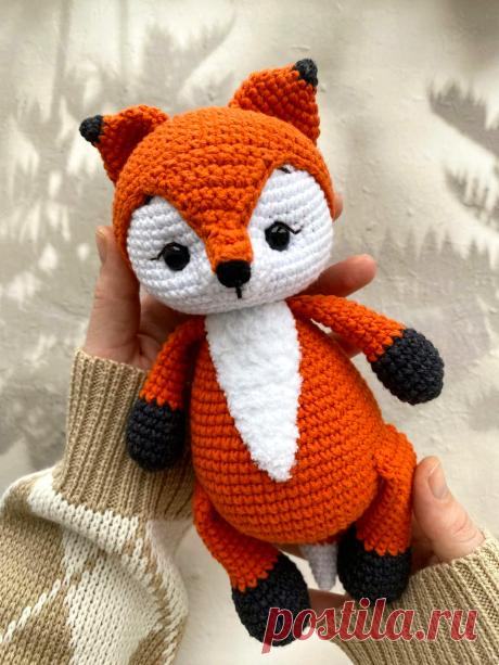 PDF Лисичка крючком. FREE crochet pattern; Аmigurumi toy patterns. Амигуруми схемы и описания на русском. Вязаные игрушки и поделки своими руками #amimore - лиса, лисица, лисёнок, лисичка из обычной пряжи.