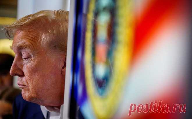 В США нашли способ заставить Трампа опубликовать материалы Эпштейна. Сенаторы-демократы решили воспользоваться редко применяемым законом, чтобы получить доступ к файлам по делу Эпштейна — предполагается, что в них может фигурировать имя Трампа, который раздражен шумихой вокруг этого расследования