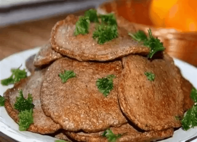 9 рецептов из печени
1. Печень по-царски
2. Печень по-строгановски
3. Куриная печень, жаренная с грибами и гречкой
4. Печень с картофелем, запеченные в горшочке
5. Торт из печени
6. Печеночные котлеты 