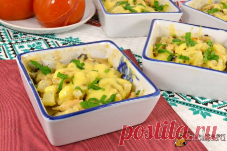 Картофельная запеканка с курицей, грибами и сыром в микроволновке Картофельная запеканка с курицей, грибами и сыром в микроволновке - простое, но необычайно вкусное блюдо! Главное, что готовится просто и быстро! Это блюдо можно подать на завтрак или ужин.