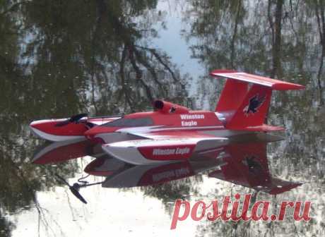 Изготовление экзотической авиамодели 4Q Дорогие друзья, зима раскрыла снежные объятия и, понемногу, добавляет снежного покрывала. Вспомнил я , как строил , довольно , интересную модель и решил рассказать вам о ней. В своих архивах раскопал всего лишь одно маленькое видео о первых, робких шагах своей модели. Я строил свою модель из