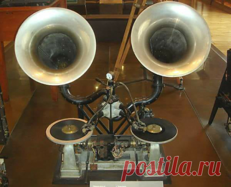 The amazing double Gaumont Grammophoner made in 1910.