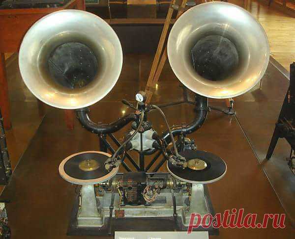 The amazing double Gaumont Grammophoner made in 1910.