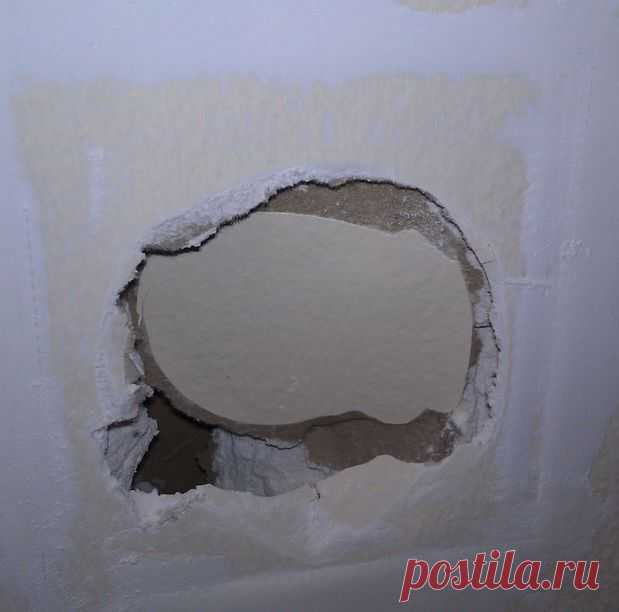 КАК ЗАДЕЛЫВАТЬ ДЫРЫ В СТЕНАХ