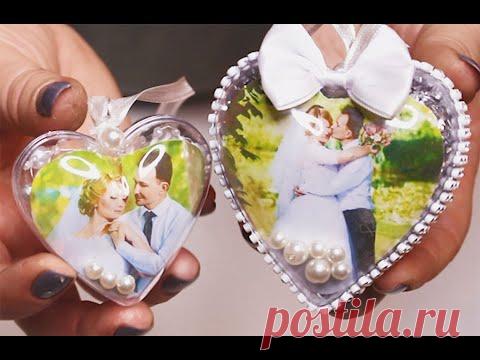ЁЛОЧНЫЕ ИГРУШКИ с фото своими руками / DIY / Christmas decor - YouTube

Елочные игрушки могут быть абсолютно разными и выглядеть очень оригинально. В этом мастер-классе хочу показать вам как сделать оригинальные елочные игрушки в виде сердца с фотографией. Мне кажется получились очень красиво.

#новогодниеигрушки #своимируками #сhristmas
