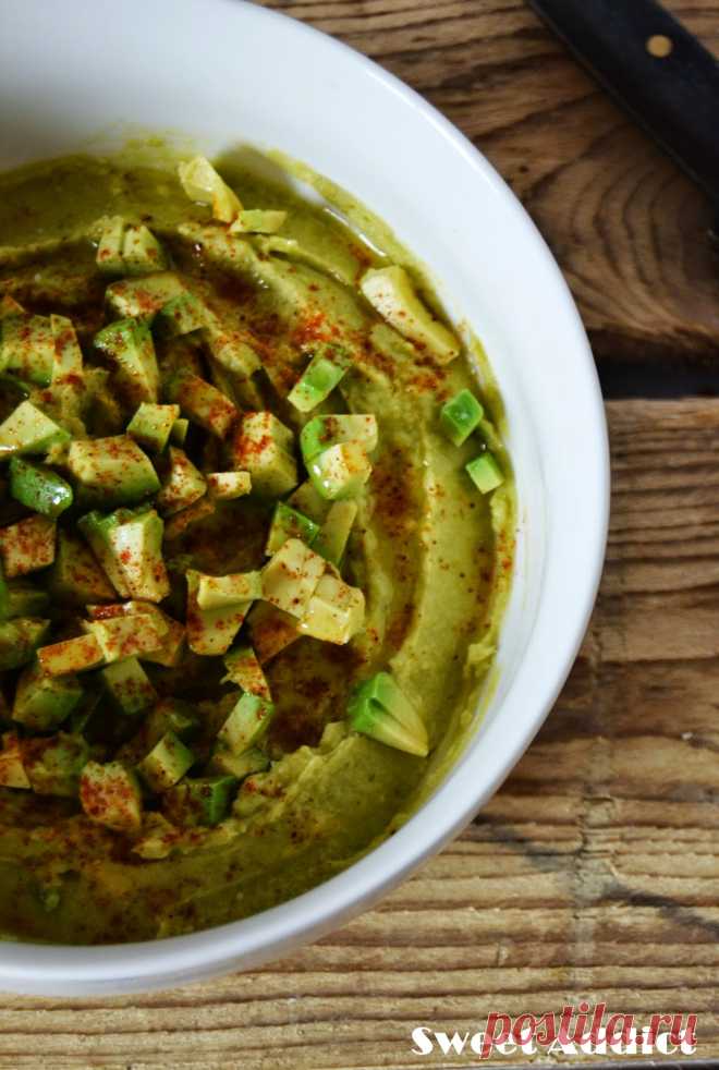 ХУМУС С АВОКАДО, НАХУТ И ТАХАН