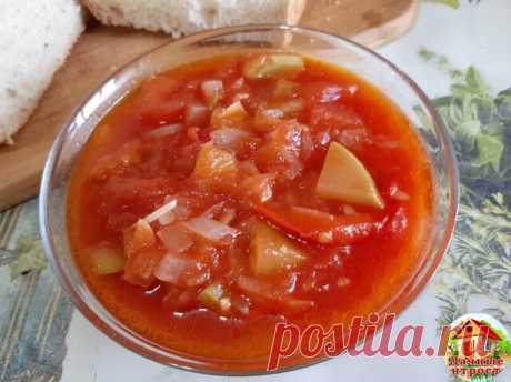 Лечо с кабачком. Надёжный рецепт! 

5 кг помидор, 
1,5 кг болгарского перца 
1,5 кг кабачков 
1 кг моркови, 
0,5 кг лука, 
1 головка чеснока 
1 ч.л. красного молотого перца 
5-10 горошин черного перца 
5 горошин душистого перца 
0,5 стакана растительного масла 
150 мл уксуса 9% или 2 ч.л. лимонной кислоты, 
0,5 стакана сахара 
3 ст.л. соли 

Помидоры пропустить через мясорубку, перелить в кастрюлю, добавить соль, сахар и специи. Довести до кипения на среднем огне. Варить 1...