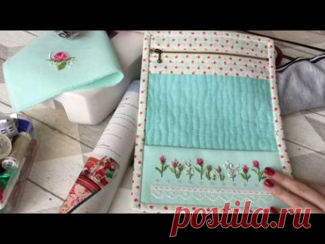 Конверт с прозрачным окном и вышивкой на молнии.