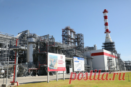 2021 июнь. Лукойл запустил новое производство высокооктановых компонентов бензина на Кстовском нефтеперерабатывающем заводе (НПЗ) в Нижегородской области. Общий объём инвестиций в проект составил 12 млрд рублей. С вводом новой установки компания заканчивает большой цикл модернизации производства. Всего ЛУКОЙЛ построил 11 таких установок, вложив 200 млрд руб.