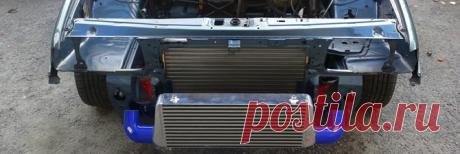 Ремонт интеркулера – возвращаем мощность турбированного двигателя Каждый опытный водитель знает, что ремонт интеркулера нужно выполнять сразу же после определения неисправности в детали. Если проигнорировать эту необходимость, то турбина двигателя начнет терять мощность, что может привести к засорению патрубка, детонации и поломке силового агрегата. 1 Роль и принцип работы интеркулера Основной ошибкой большинства владельцев автомобилей с турбированными двигателями является...