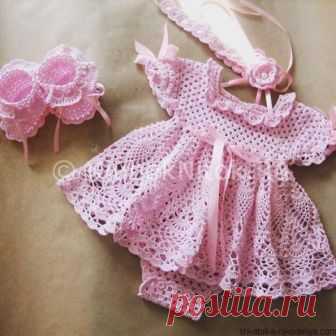 (4) Facebook
