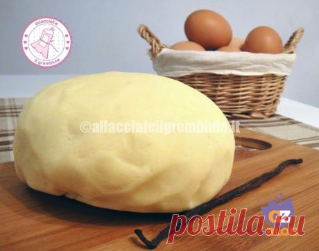 PASTA FROLLA PERFETTA ricetta per crostate biscotti o montata La pasta frolla è una delle preparazioni di base più semplici ma è meglio differenziarla se si vogliono preparare biscotti, crostate farcite o farla montata