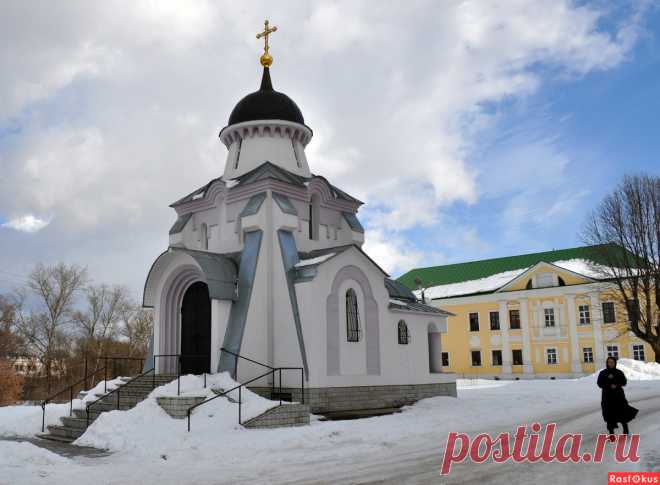 Фото: Возле женского монастыря. Николай Попов. Город - Фото и фотограф на Расфокусе.